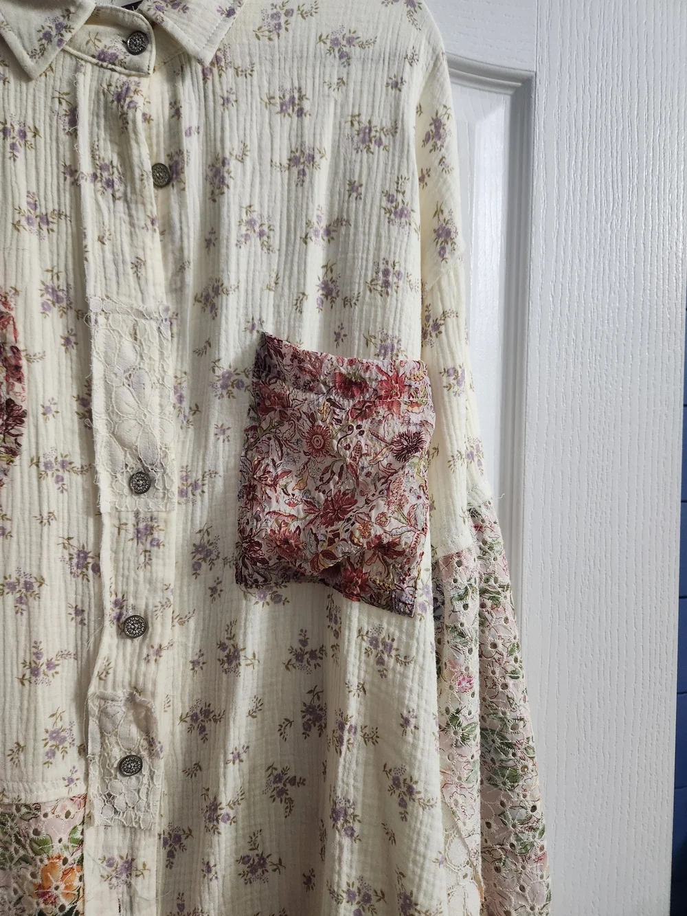 POL Floral Patchwork Double Peace Sign NEW Size M Boutique Blouse Cream w/lace - Picture 13 of 16